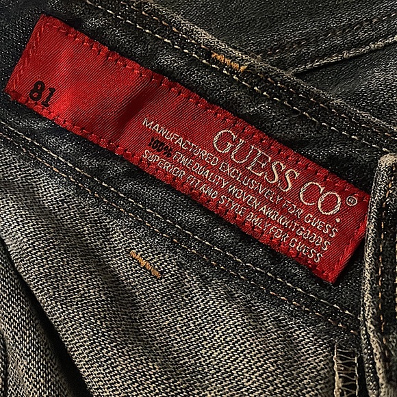 GUESS Flared Jeans - Picture 5 of 7